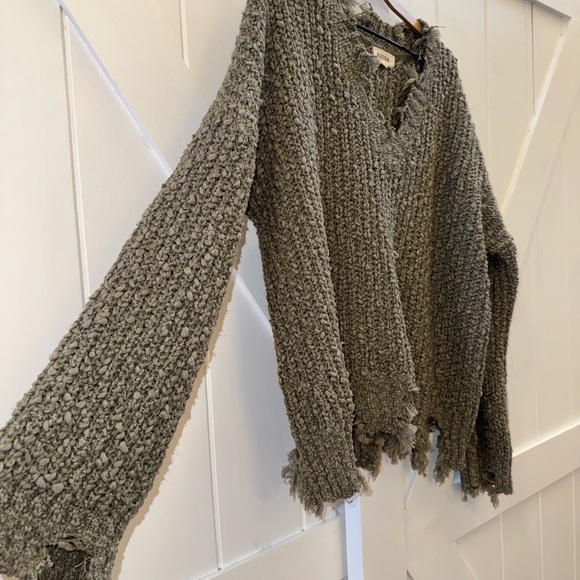 ADORA Chunky Knit Crew Neck Sweater with Distressed Hemlines in Ivy Green - Picture 2 of 5